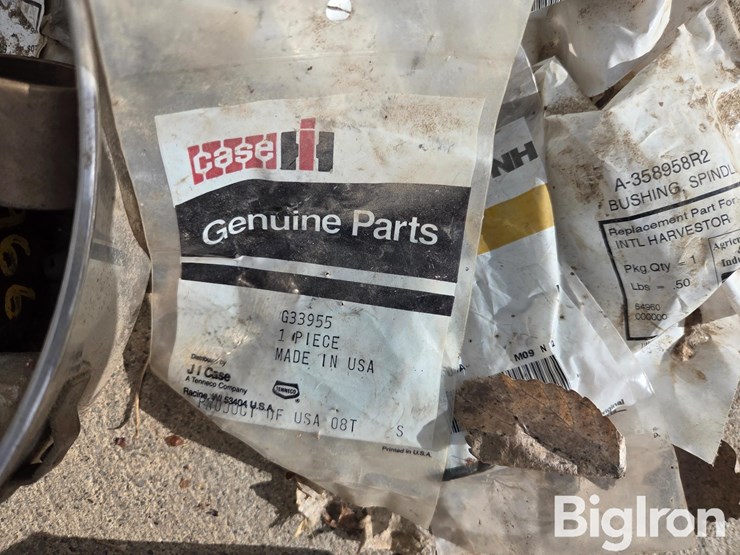 case-ih-antique-tractor-parts-image-18