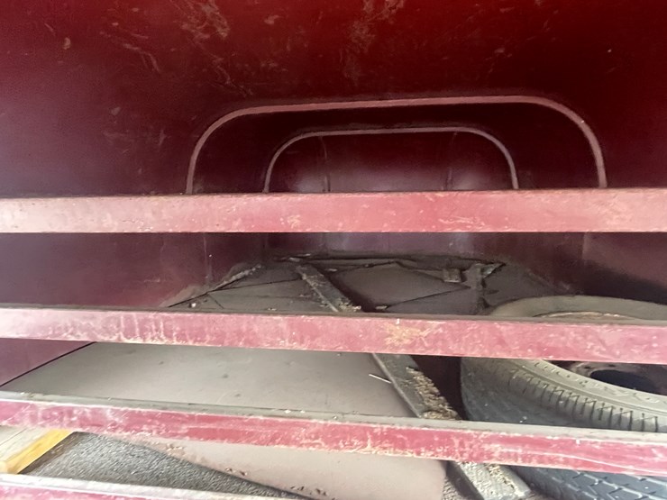 #294-•-1998-calico-livestock-trailer-(has-mn-title)-(mora,-mn)-image-32