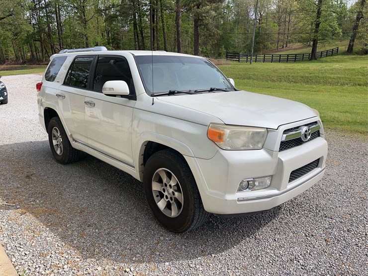 2013-toyota-4-runner-image-16