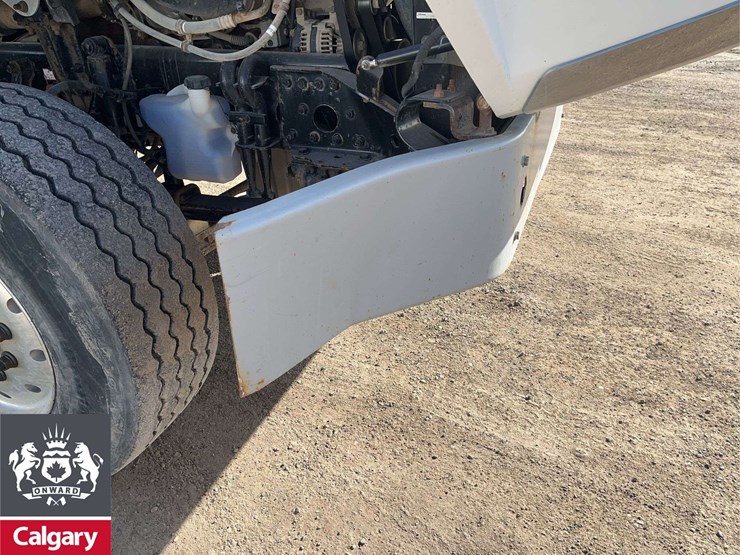 2016-freightliner-114sd-image-22