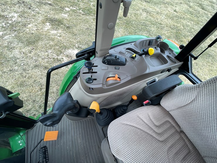2019-john-deere-5090m-image-52