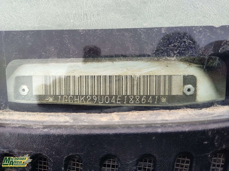 2004-chevrolet-silverado-2500hd-image-32