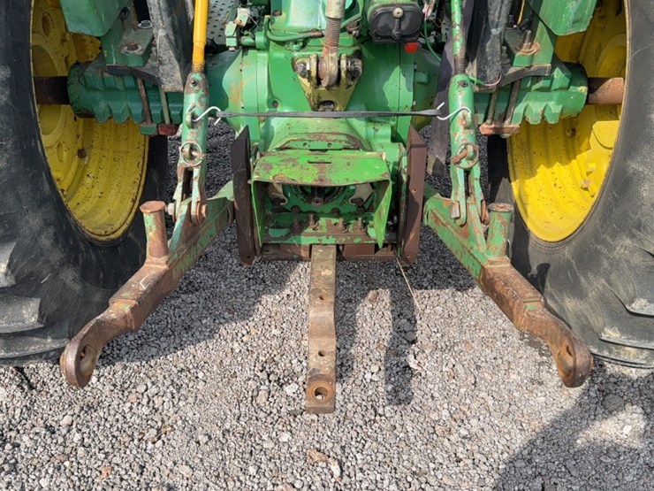 john-deere-2350-image-12