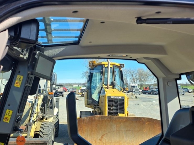 2024-jcb-215-image-47