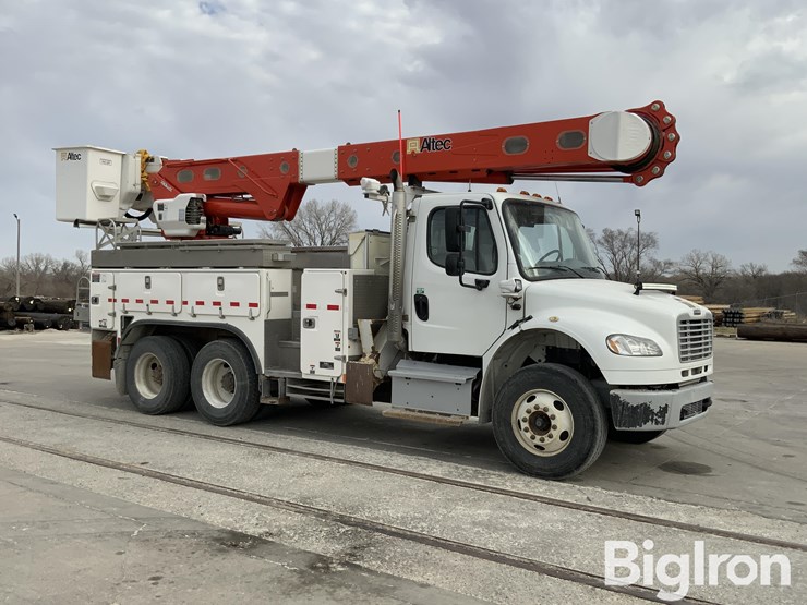 2015-freightliner-m2-106-image-11