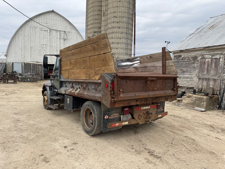 2003-international-durastar-4300-image-9