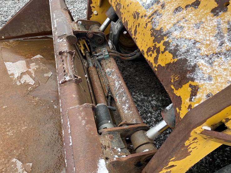 2015-caterpillar-279d-image-10