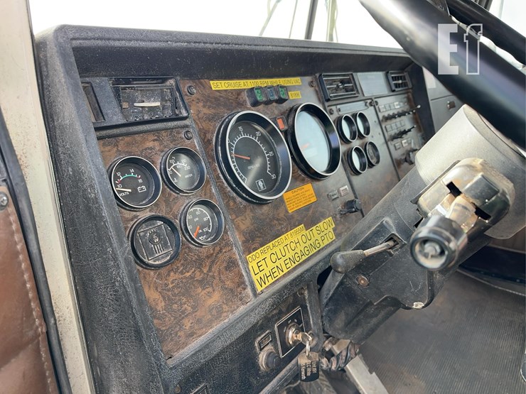 1995-kenworth-t800-image-57