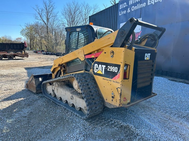 2015-caterpillar-299d-image-2
