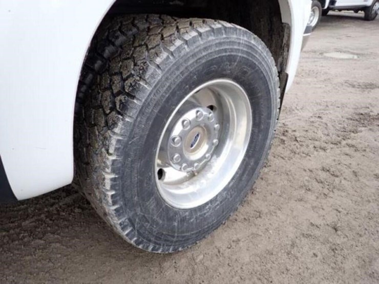 2015-ford-f450-lariat-image-39