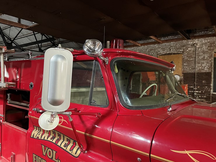 #210-•-1964-chevy-80-(howe)-fire-truck-(no-brakes)-(no-title)-(wakefield,-mi)-image-8