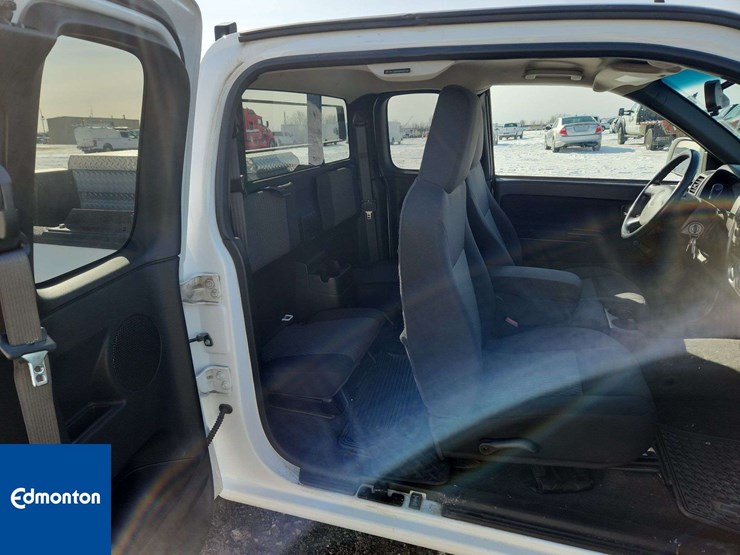 2012-chevrolet-colorado-image-17