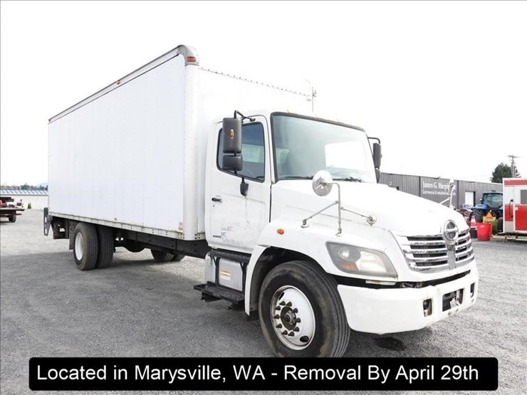 2009-hino-268-image-17