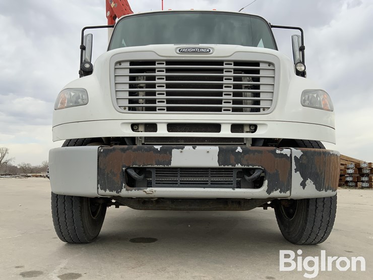2014-freightliner-m2-106-image-17