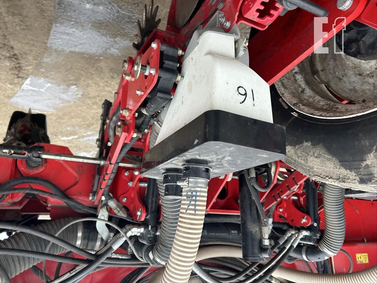 2014-white-9824-image-36