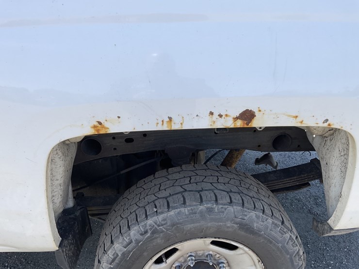 2015-chevrolet-2500-image-6