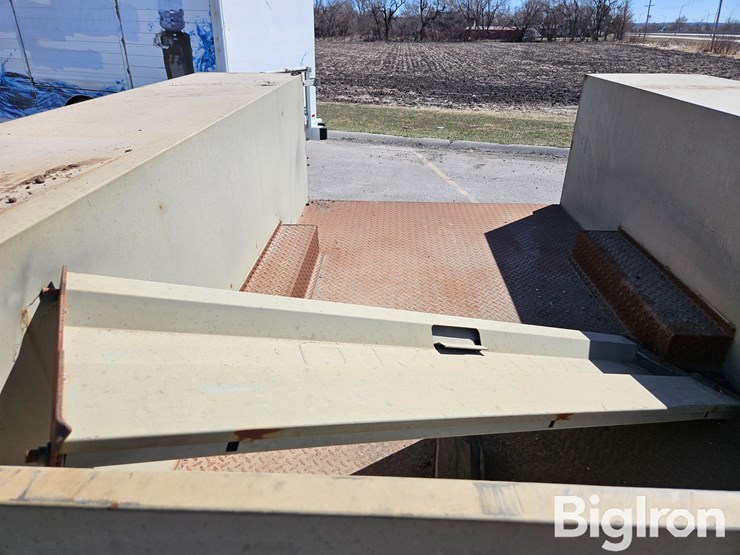 massey-ferguson-730-image-13