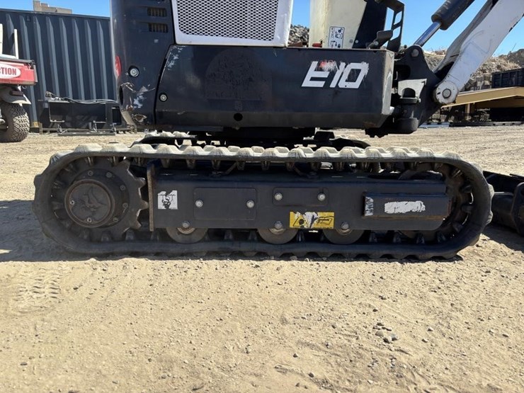 2020-bobcat-e10-image-23