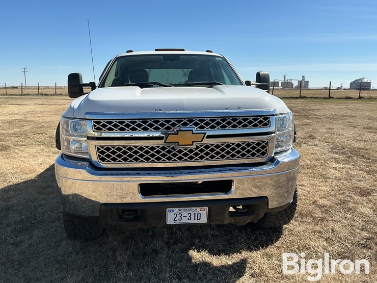 2012-chevrolet-3500-image-2