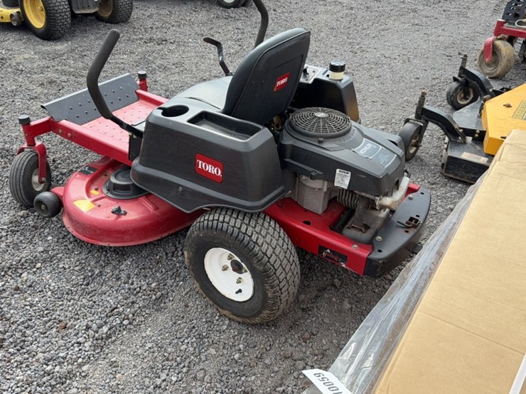 #4064-•-toro-z4200-zero-turn-mower-image-9
