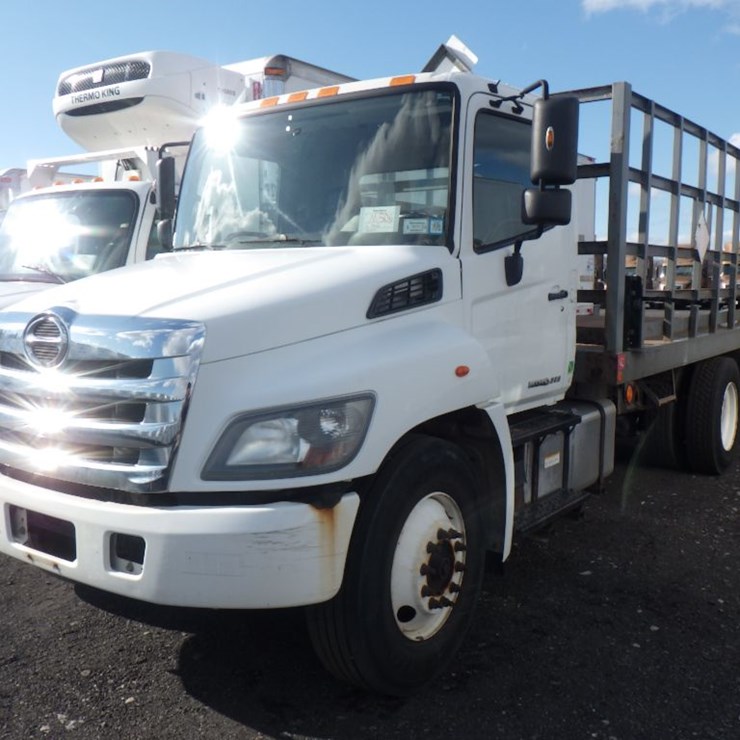2016 HINO 268