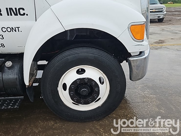 2006-ford-f750-image-9