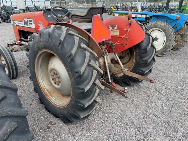 massey-ferguson-245-image-9