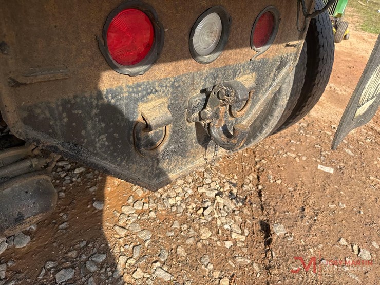 1999-peterbilt-357-image-12