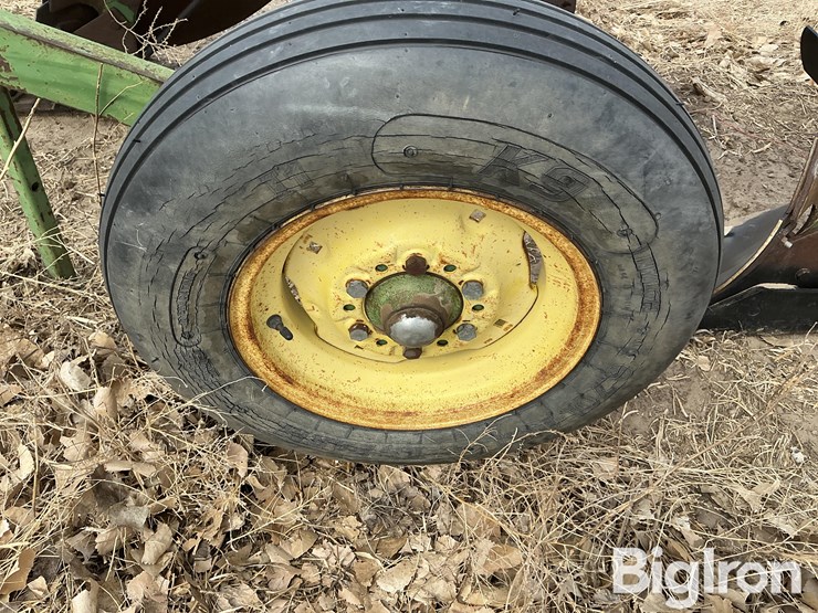 john-deere-4200-image-19