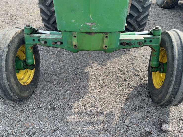 john-deere-2350-image-4