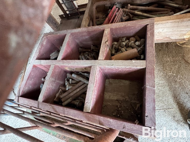 work-benches/tools/supplies-image-13