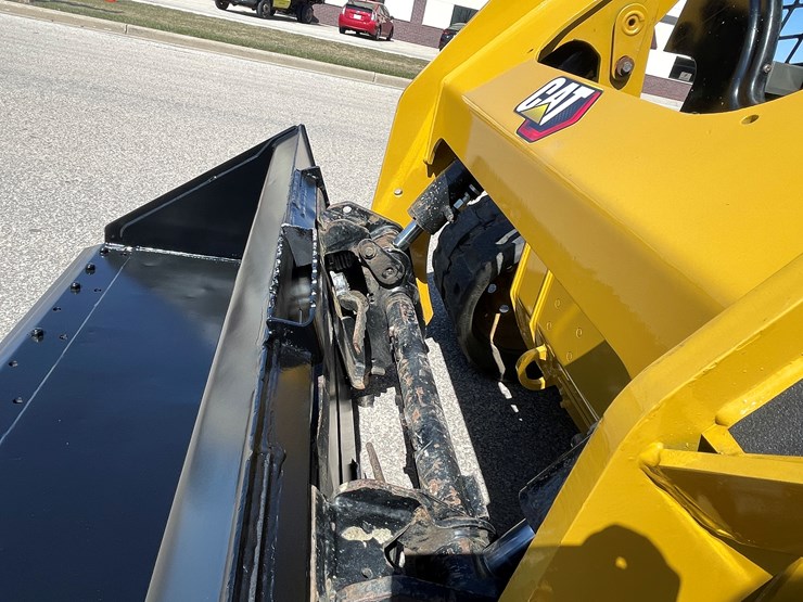 2019-caterpillar-259d3-image-12