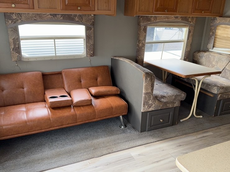 #3002-•-2006-rockwood-28'-5th-wheel-camper-image-13