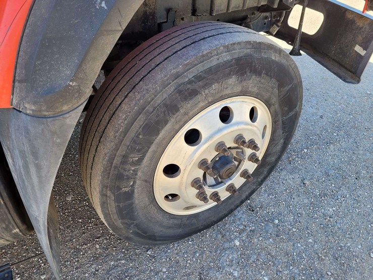 2009-international-tractor-truck-image-5