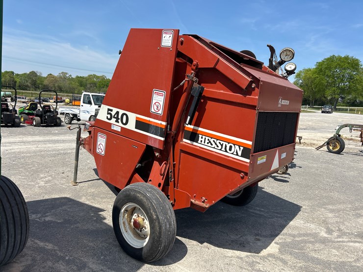 hesston-540-image-6