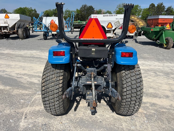 new-holland-1530-image-3