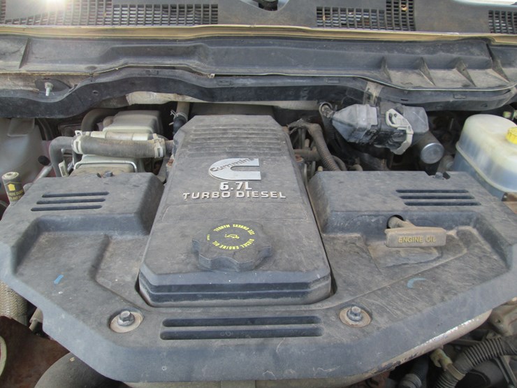 2011-dodge-3500-image-19