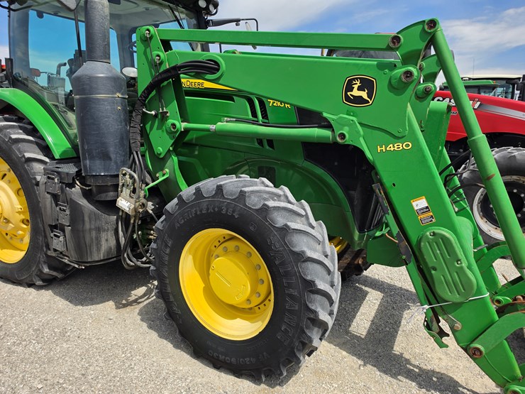 2014-john-deere-7210r-image-7