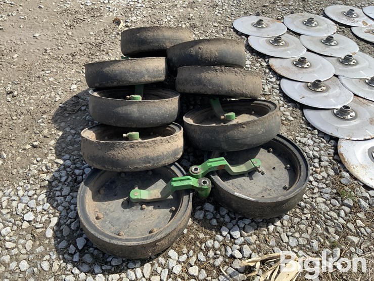 john-deere-1710-image-10