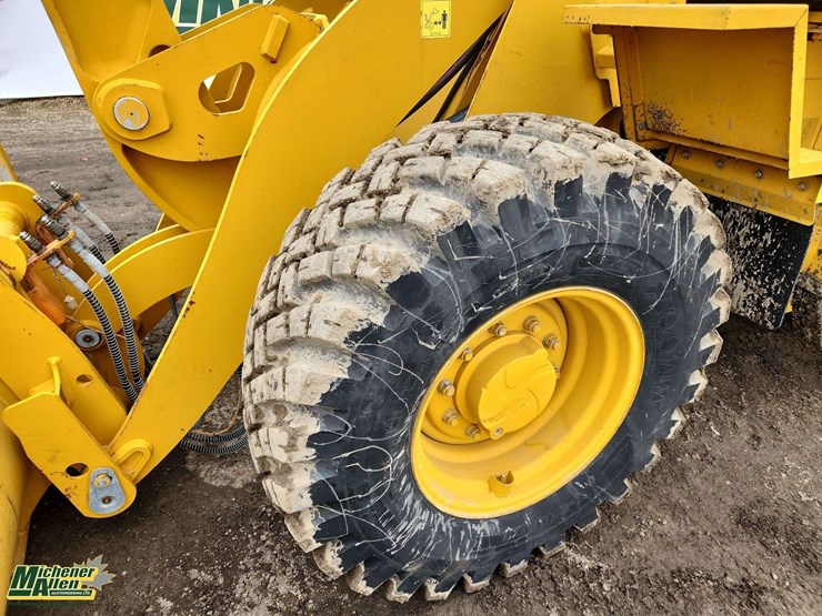 2014-caterpillar-910k-image-26