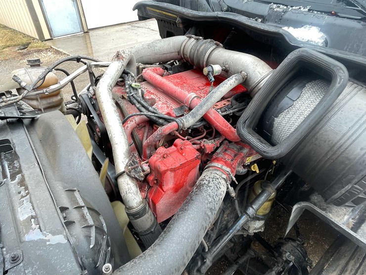 #234-•-2016-international-semi-tractor-(has-wi-title)-(denmark,-wi)-image-55