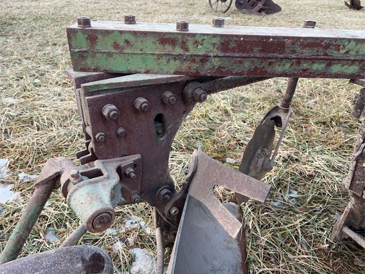 john-deere-four-bottom-plow-image-26