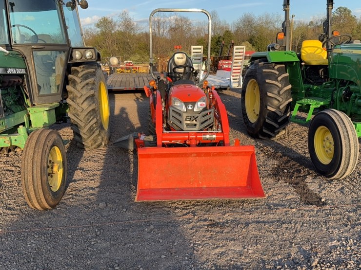 #3028-•-kubota-bx235-tractor-image-2
