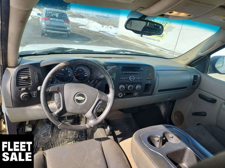 2013-chevrolet-silverado-1500-image-19