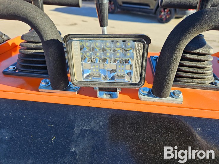 2025-massey-ferguson-730-image-19