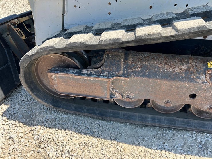 2020-bobcat-t595-image-17