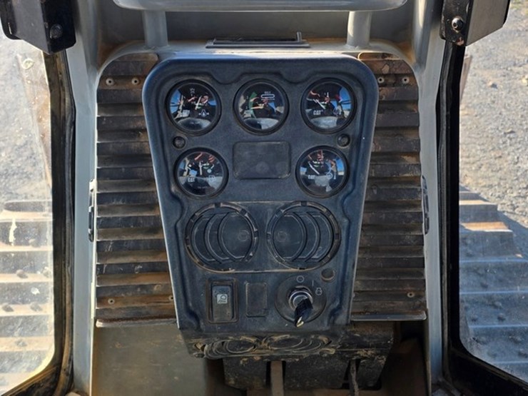 2005-caterpillar-d4g-xl-image-72