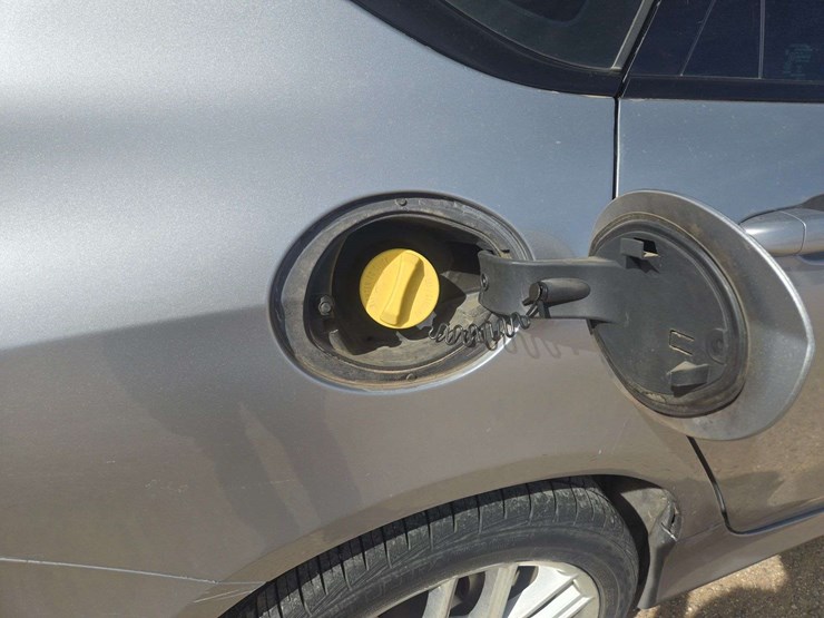 2015-chrysler-200-s-sedan-4d-image-10