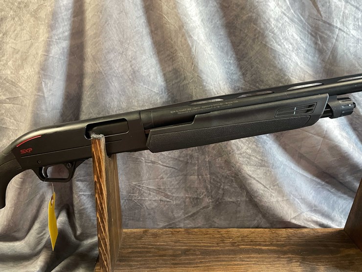 #10114-•-winchester-sxp-black-shadow-,-12-ga.-pump-action-shotgun,-sn:-tr6022-071241sp-image-4