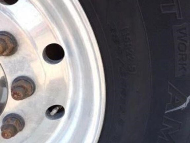 2014-peterbilt-389-image-38